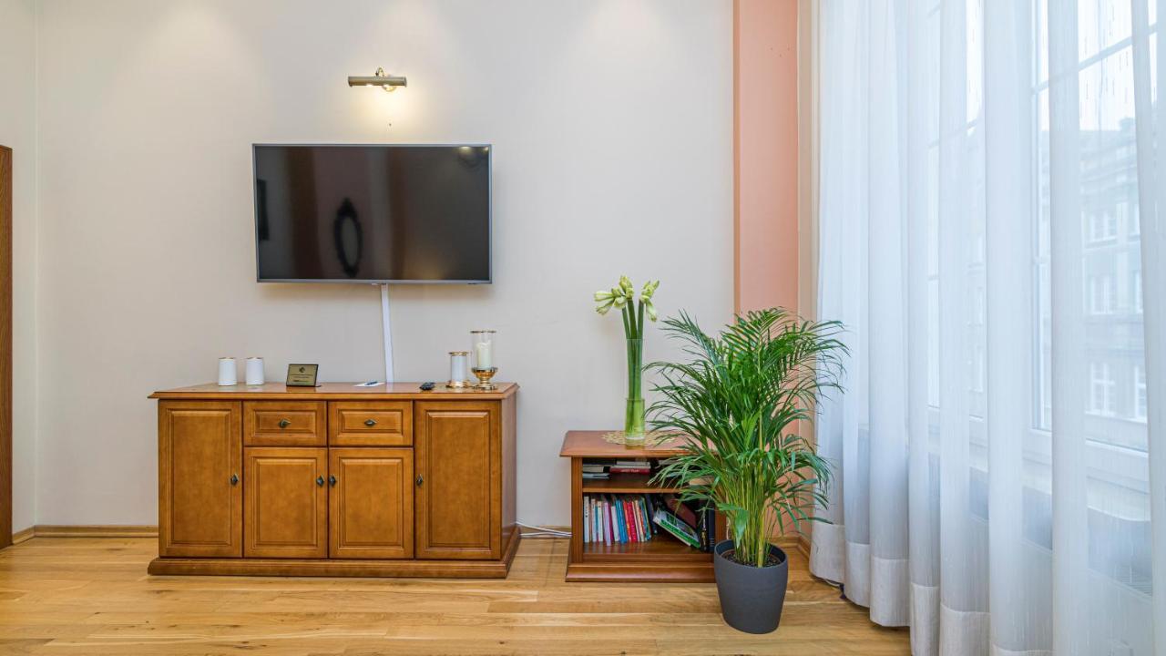 Maya'S Flats & Resorts - Old Town Dluga 72 One Storey Γκντανσκ Εξωτερικό φωτογραφία